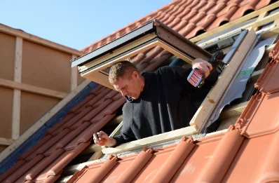 Pose de fenêtres de toit Velux à Ostricourt